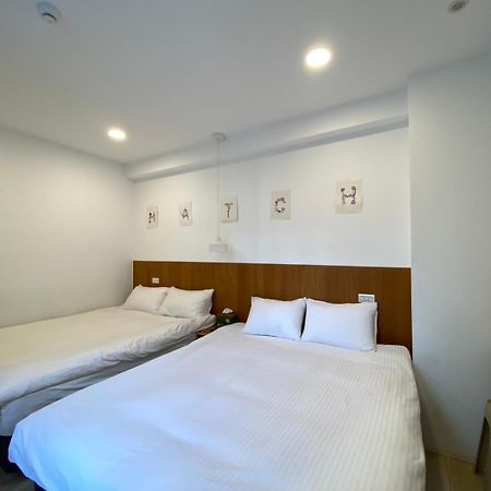 良文旅 Ryou Hotel Тайнань Экстерьер фото