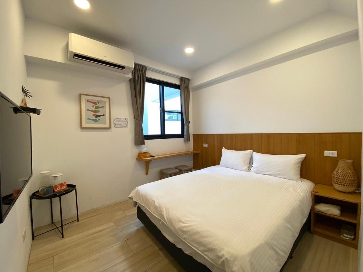 良文旅 Ryou Hotel Тайнань Экстерьер фото