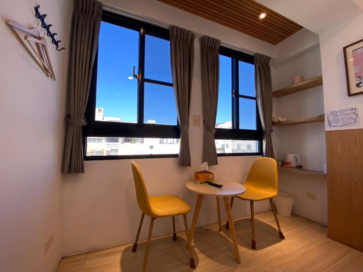 良文旅 Ryou Hotel Тайнань Экстерьер фото