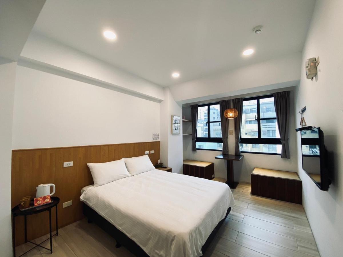 良文旅 Ryou Hotel Тайнань Экстерьер фото