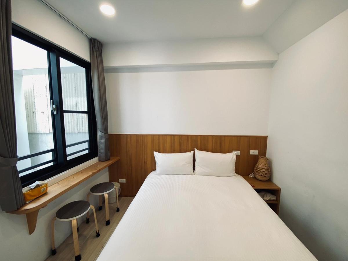 良文旅 Ryou Hotel Тайнань Экстерьер фото