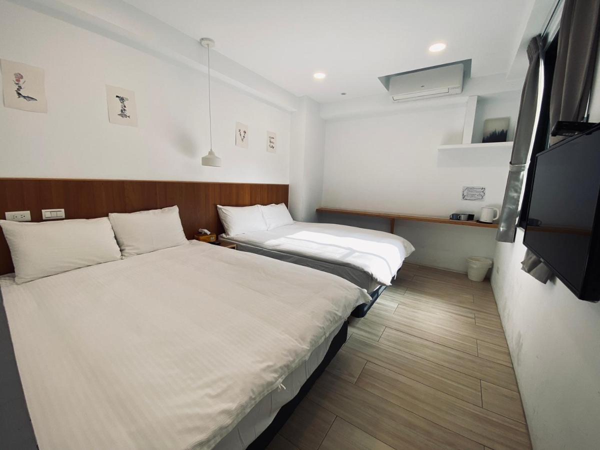 良文旅 Ryou Hotel Тайнань Экстерьер фото