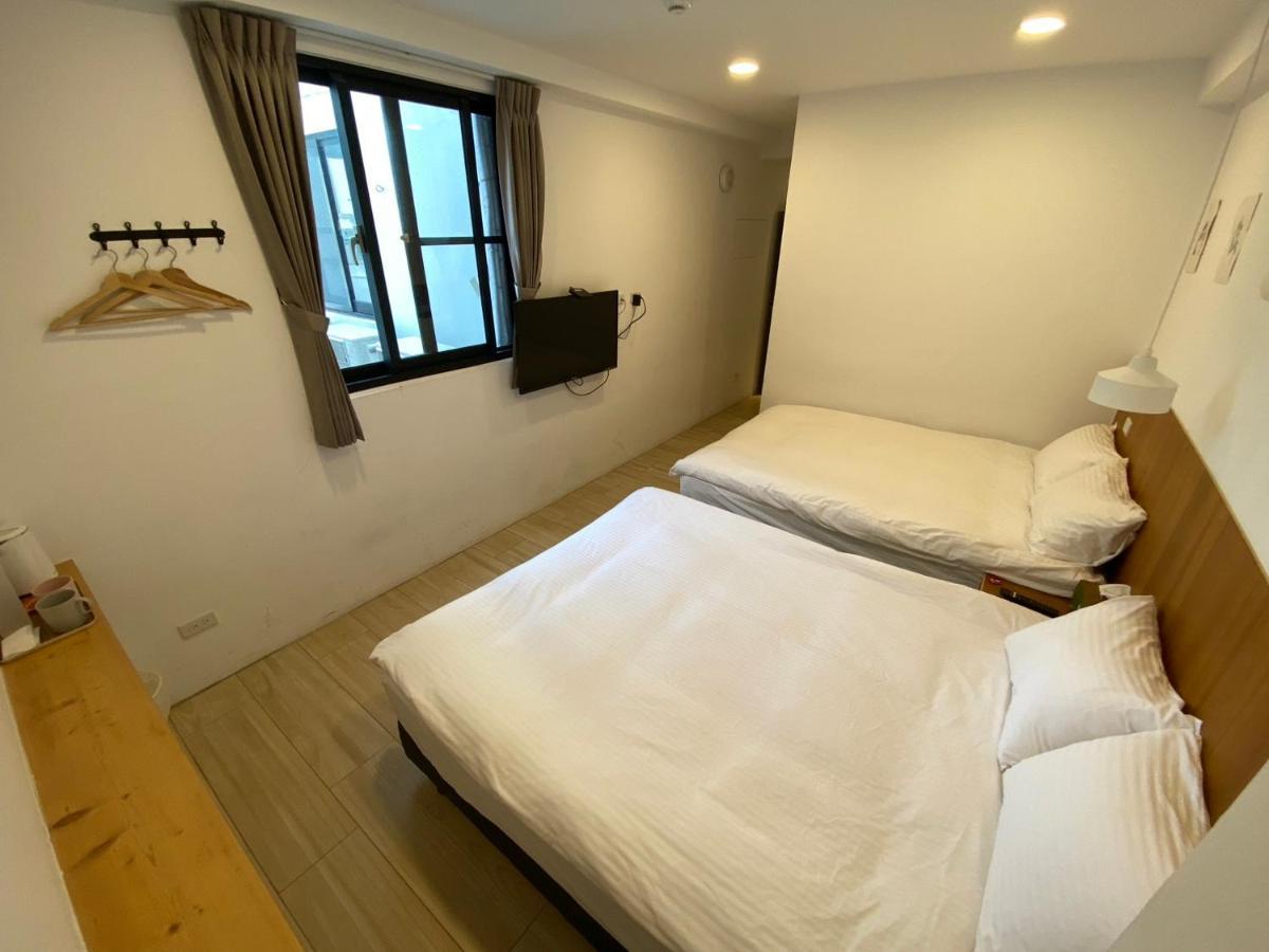 良文旅 Ryou Hotel Тайнань Экстерьер фото